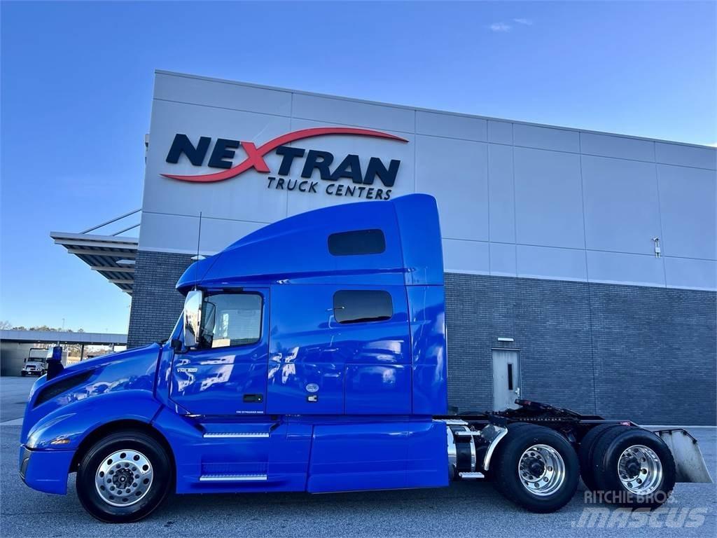 Volvo VNL64T760 Naudoti vilkikai