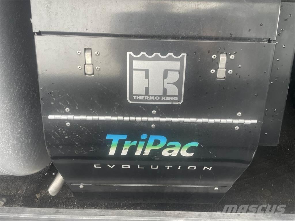 Volvo VNL64T760 Naudoti vilkikai