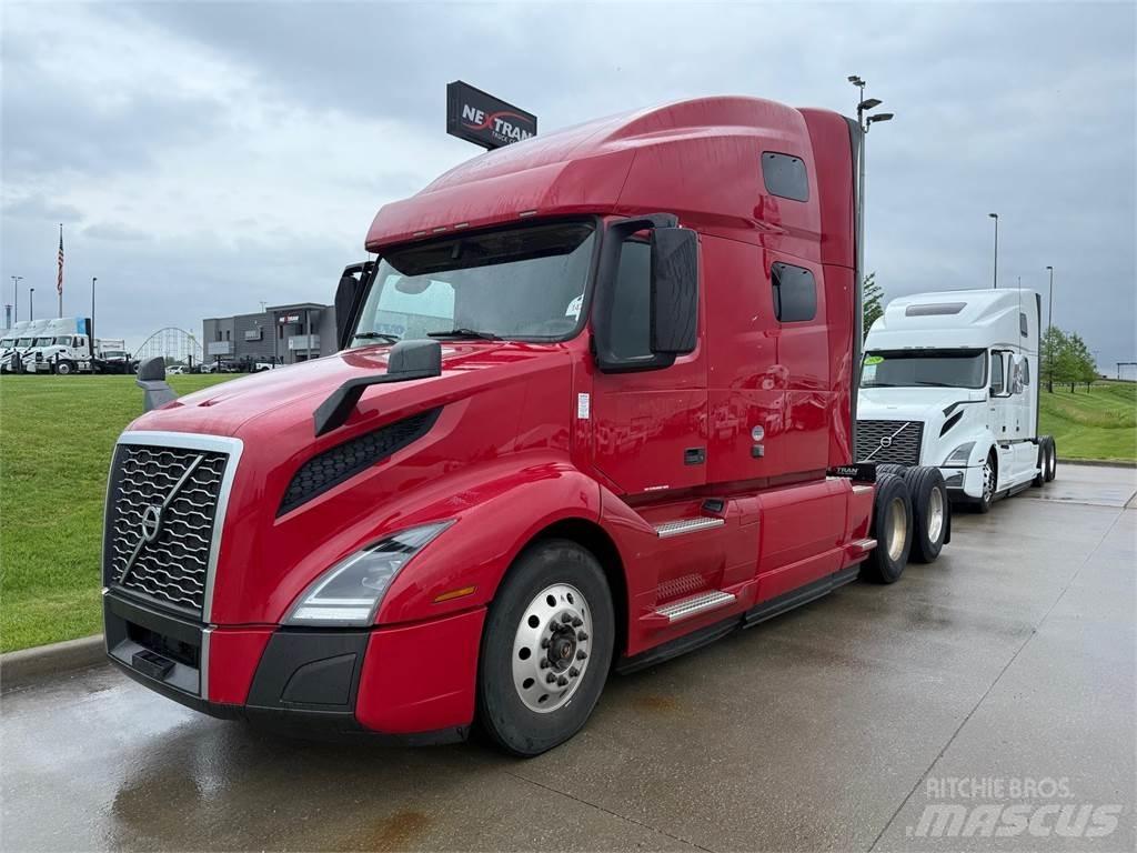 Volvo VNL64T760 Naudoti vilkikai