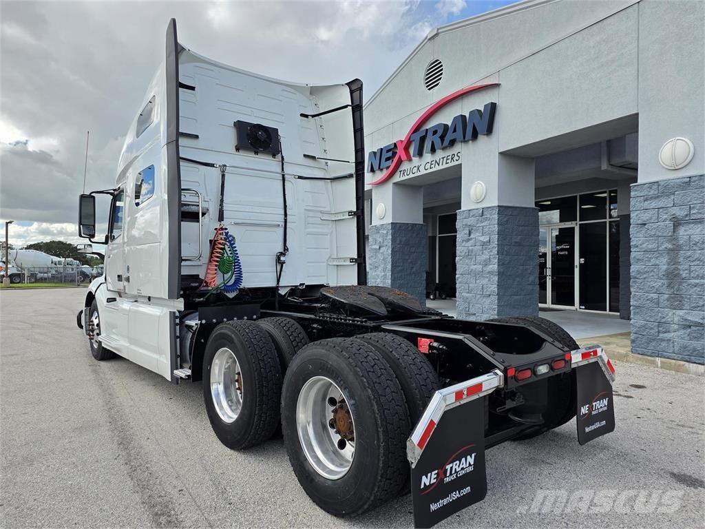 Volvo VNL64T760 Naudoti vilkikai