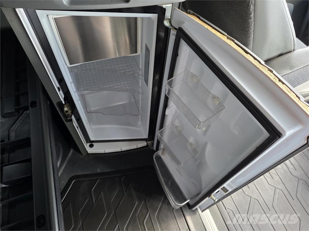 Volvo VNL64T760 Naudoti vilkikai