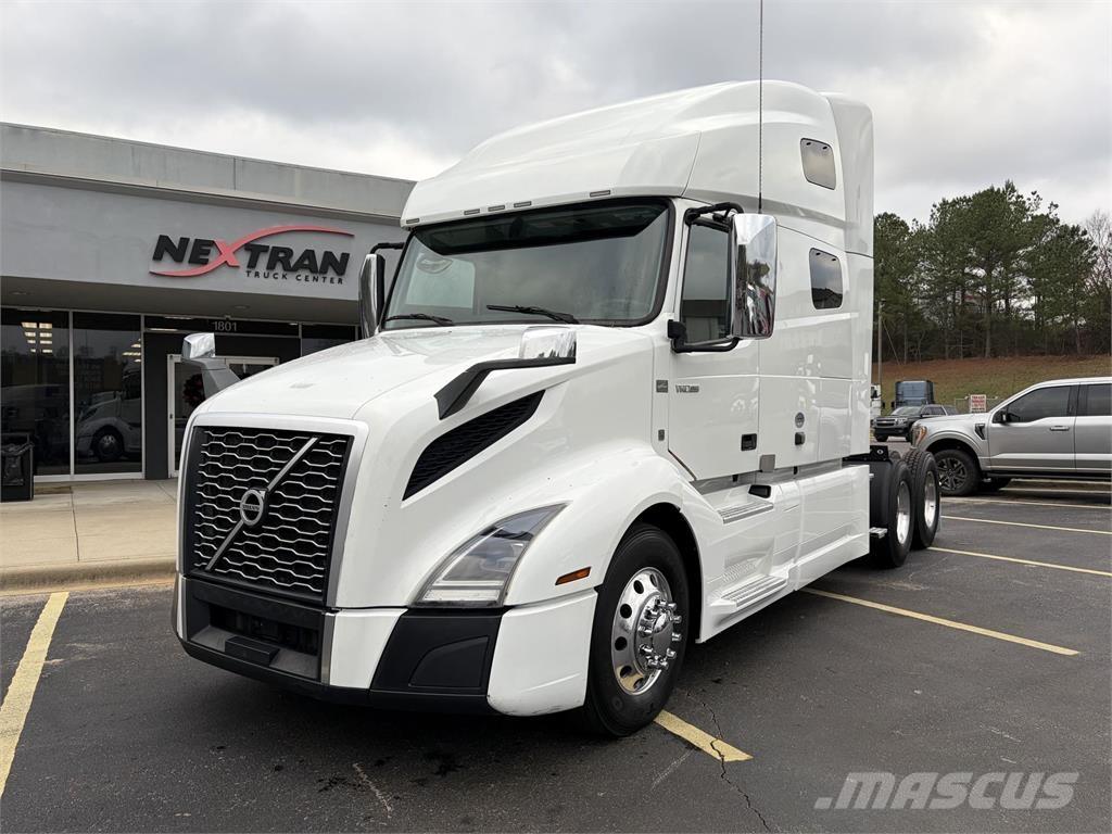 Volvo VNL64T760 Naudoti vilkikai