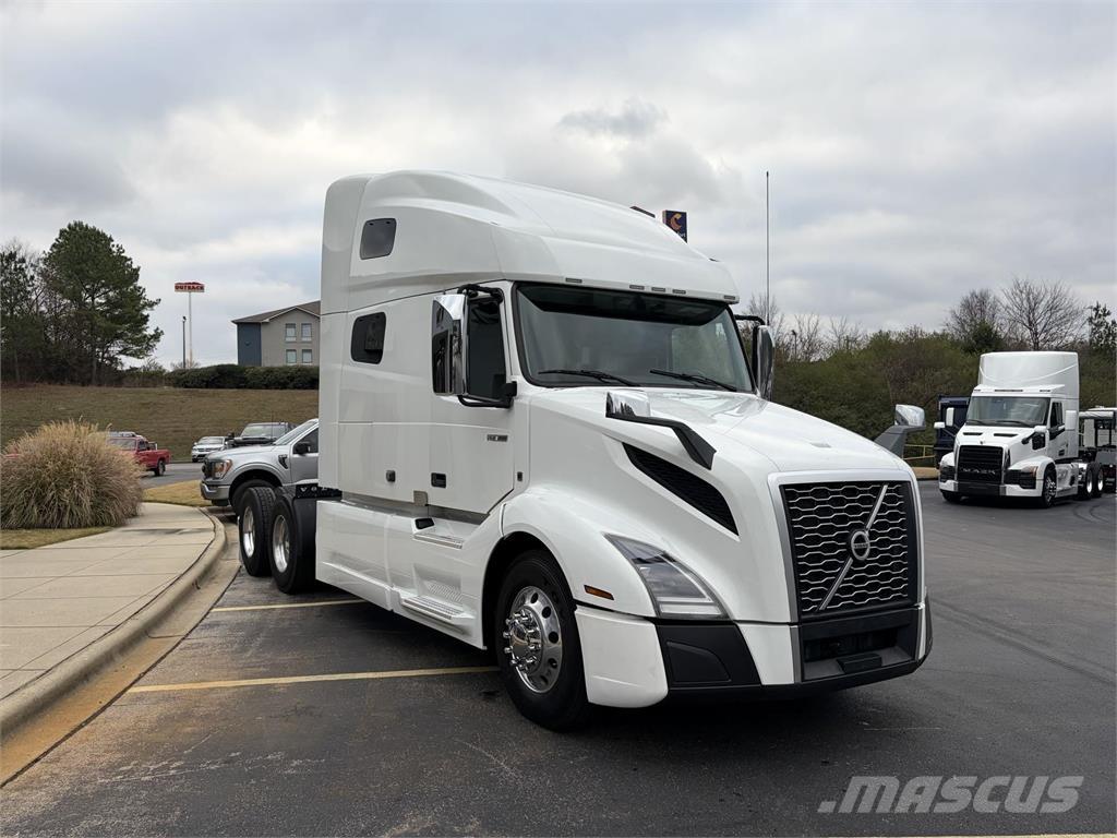 Volvo VNL64T760 Naudoti vilkikai