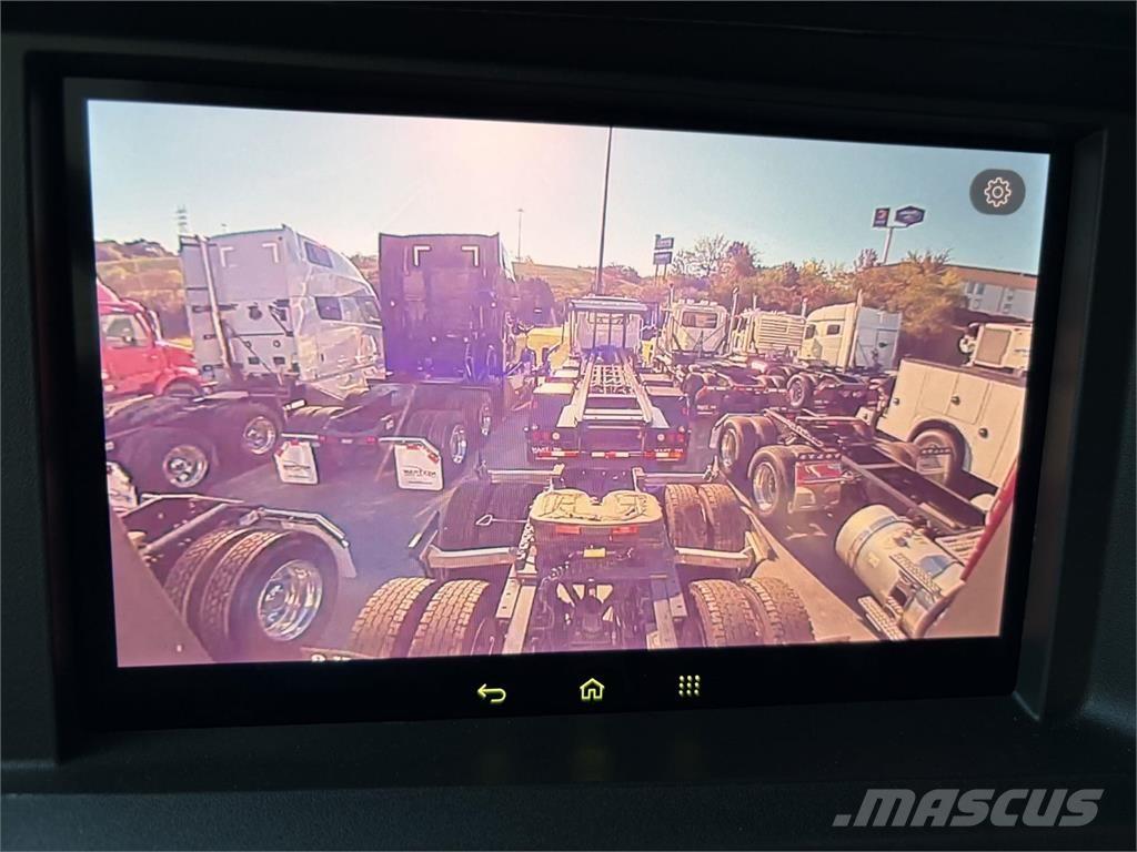 Volvo VNL64T860 Naudoti vilkikai