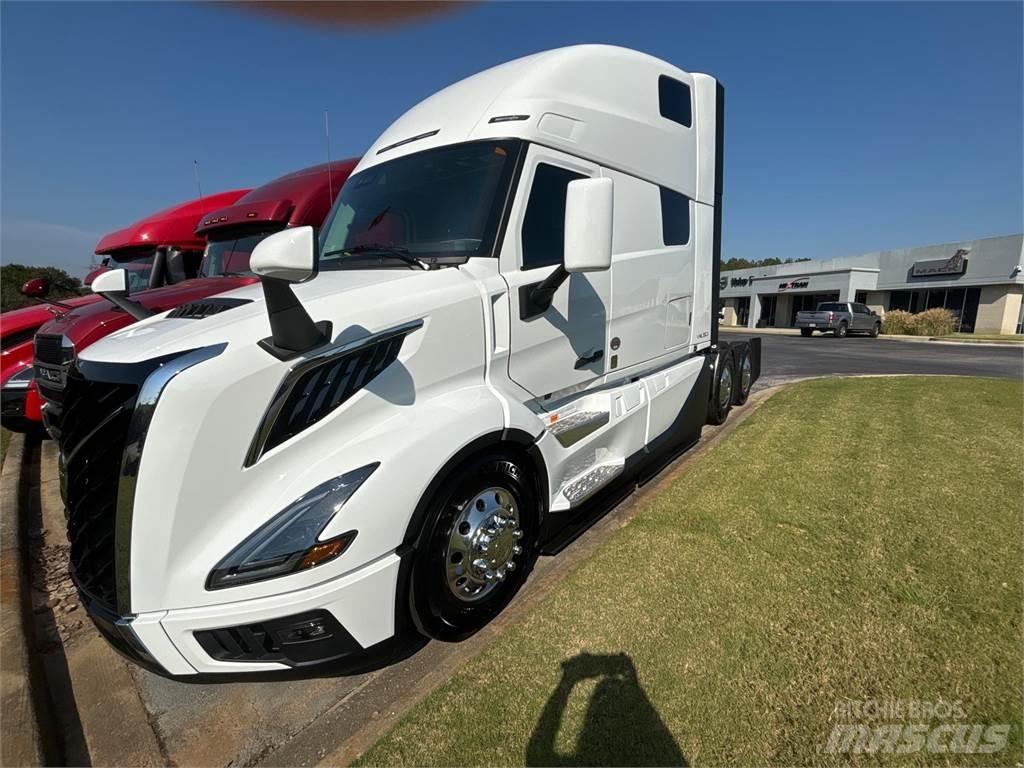 Volvo VNL64T860 Naudoti vilkikai