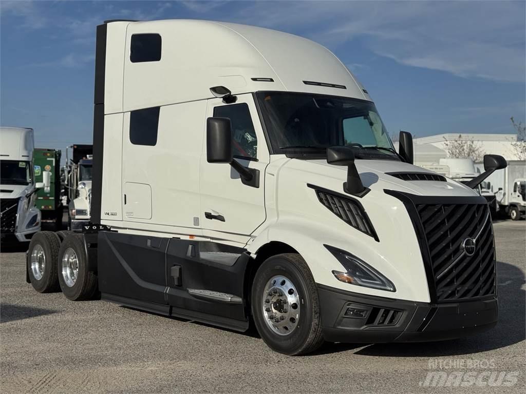 Volvo VNL64T860 Naudoti vilkikai