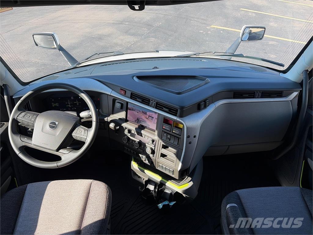 Volvo VNL64T860 Naudoti vilkikai