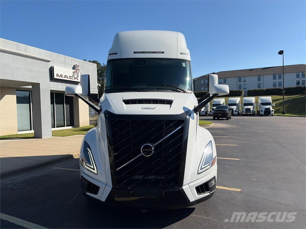 Volvo VNL64T860 Naudoti vilkikai