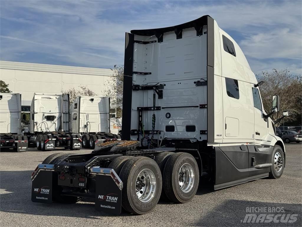Volvo VNL64T860 Naudoti vilkikai
