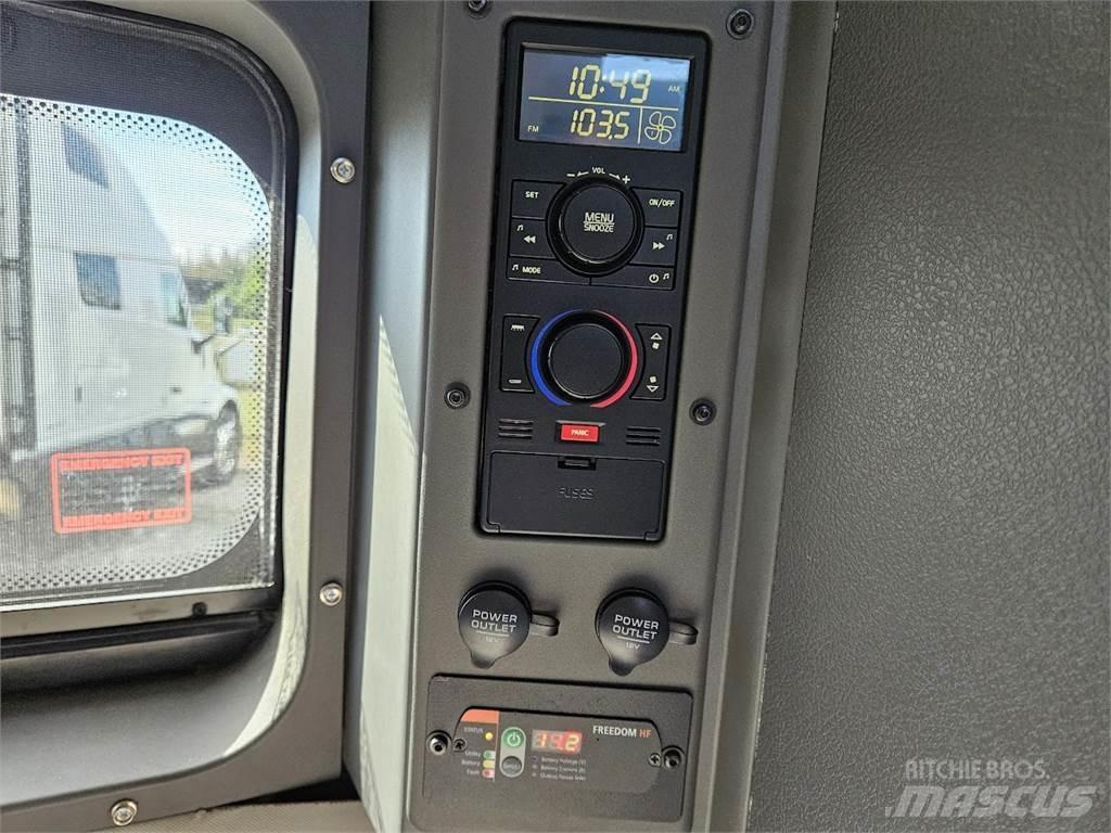 Volvo VNL64T860 Naudoti vilkikai