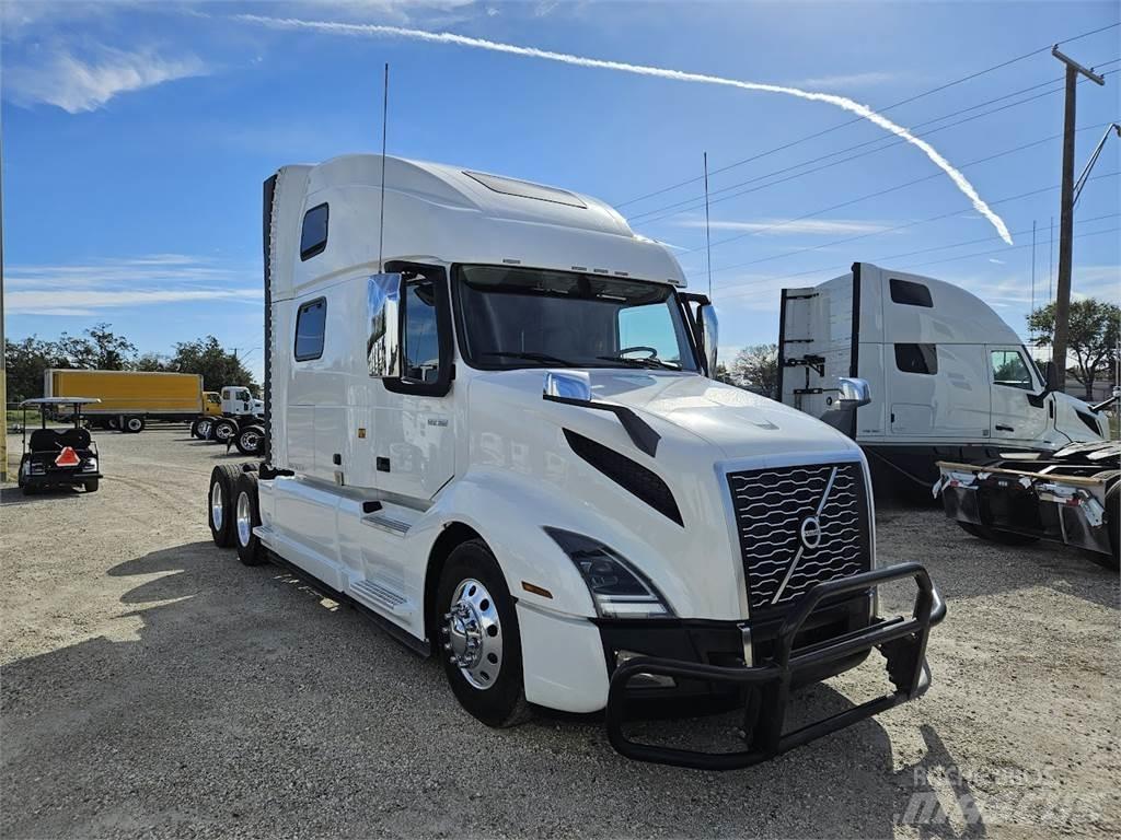 Volvo VNL64T860 Naudoti vilkikai