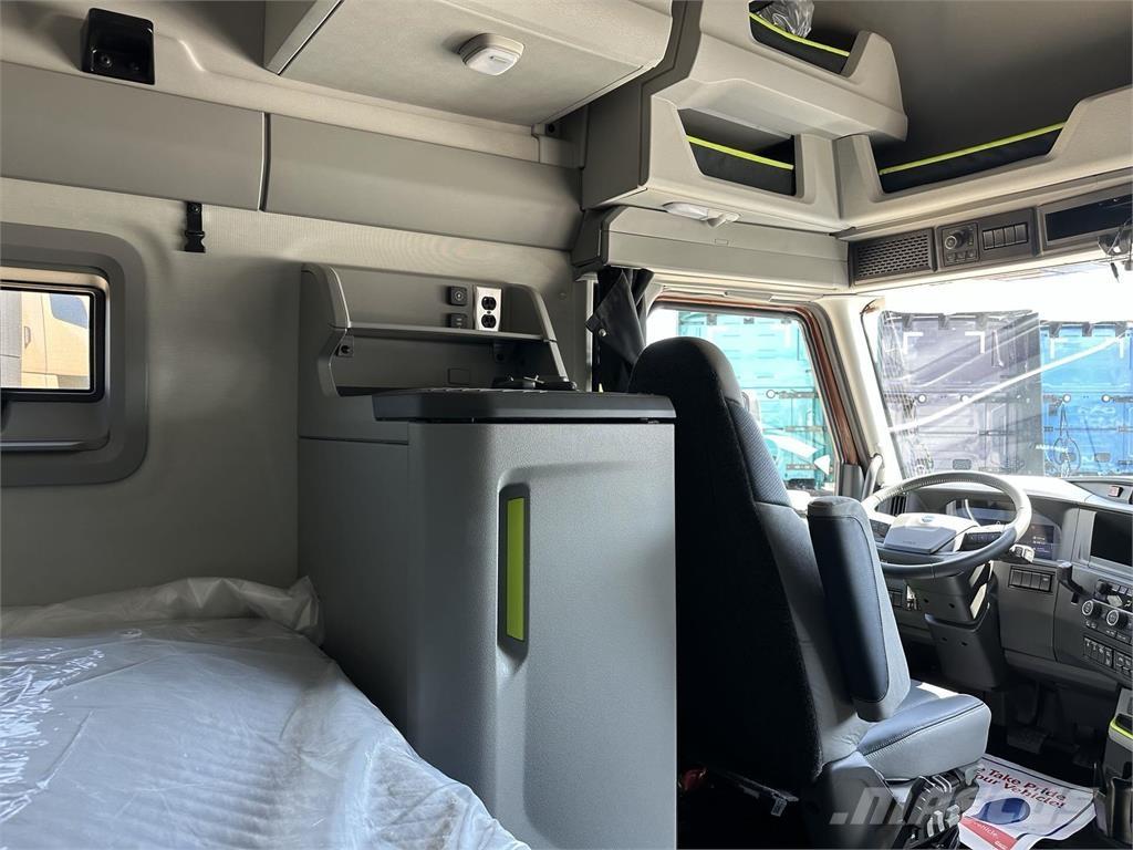 Volvo VNL64T860 Naudoti vilkikai