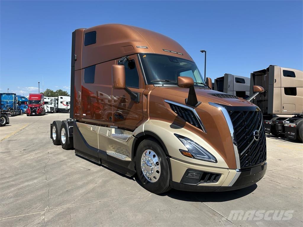 Volvo VNL64T860 Naudoti vilkikai