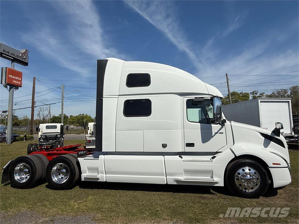 Volvo VNL64T860 Naudoti vilkikai