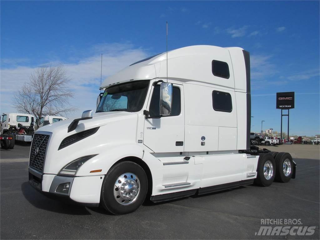 Volvo VNL64T860 Naudoti vilkikai