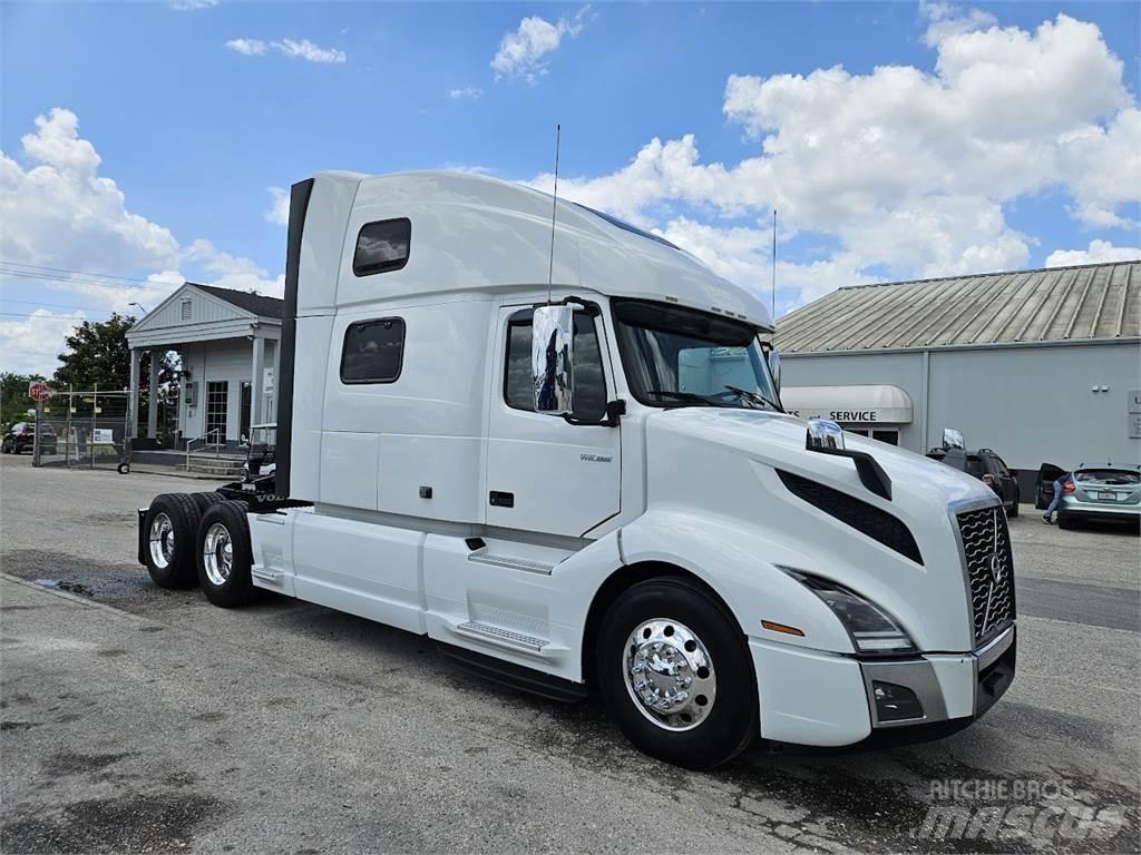Volvo VNL64T860 Naudoti vilkikai