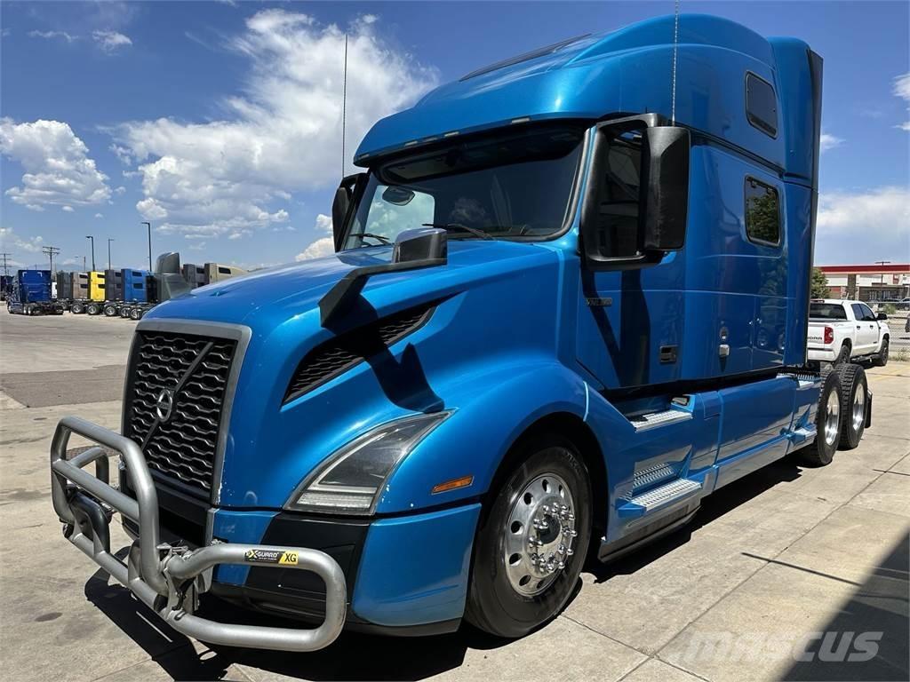 Volvo VNL64T860 Naudoti vilkikai