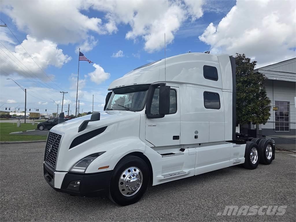 Volvo VNL64T860 Naudoti vilkikai