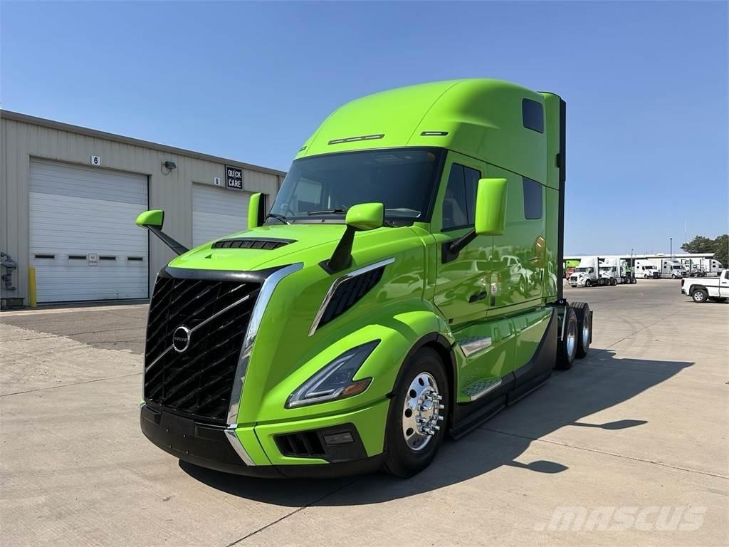 Volvo VNL64T860 Naudoti vilkikai