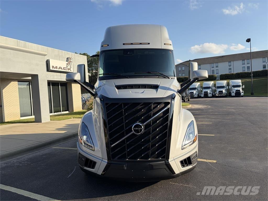 Volvo VNL64T860 Naudoti vilkikai