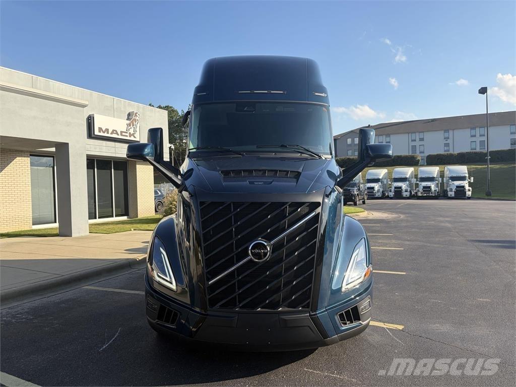 Volvo VNL64T860 Naudoti vilkikai