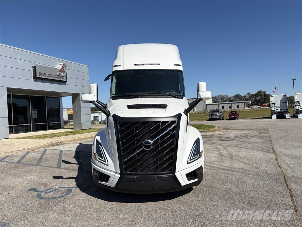 Volvo VNL64T860 Naudoti vilkikai