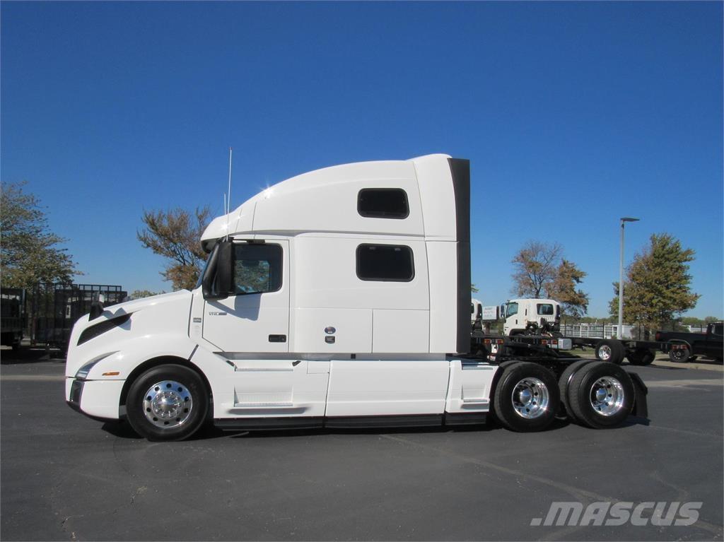 Volvo VNL64T860 Naudoti vilkikai