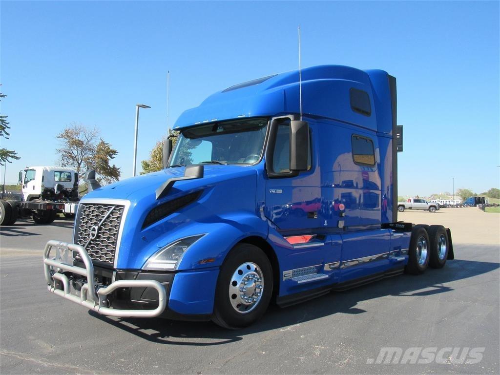 Volvo VNL860 Naudoti vilkikai
