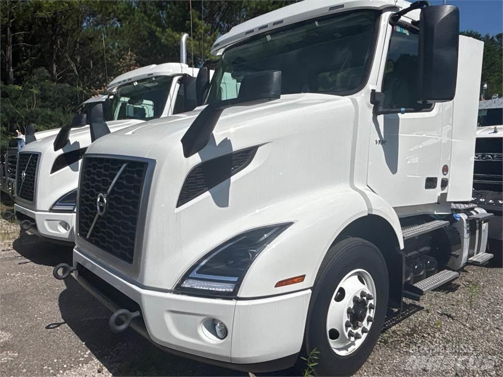 Volvo VNR42T300 Naudoti vilkikai