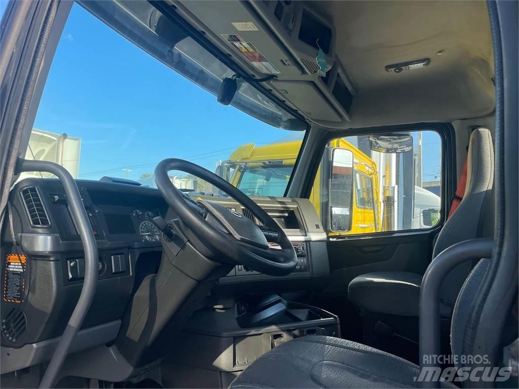 Volvo VNR64T Naudoti vilkikai