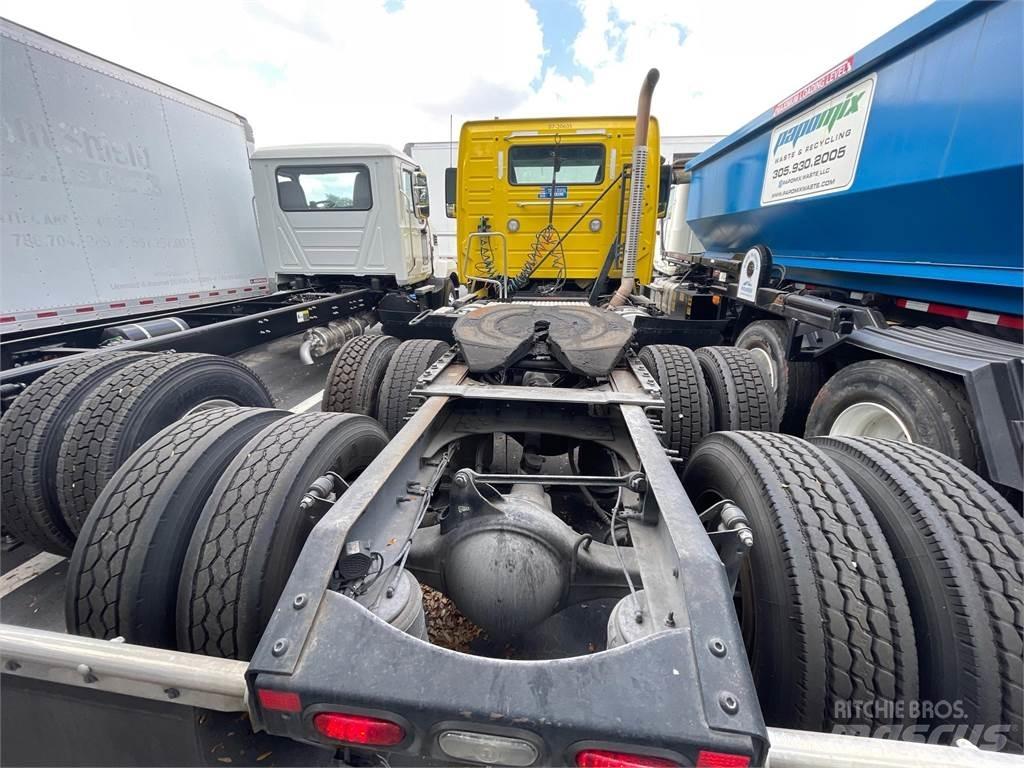 Volvo VNR64T300 Naudoti vilkikai