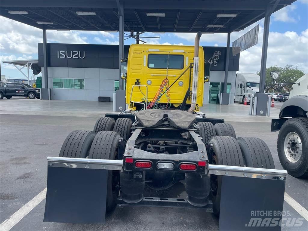 Volvo VNR64T300 Naudoti vilkikai