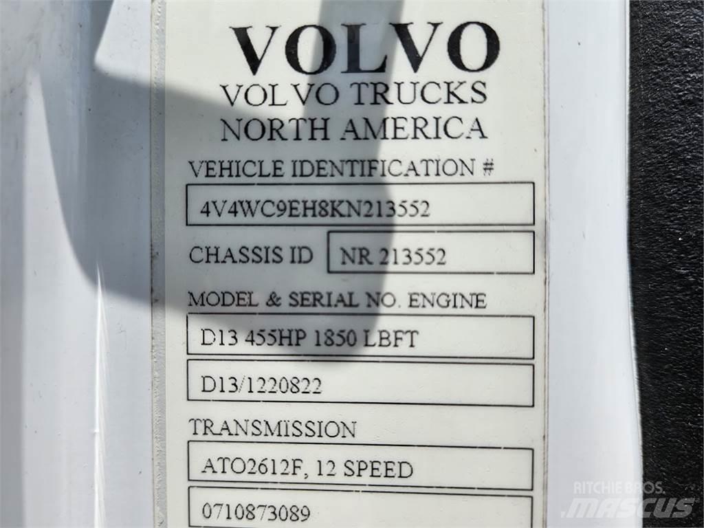 Volvo VNR64T300 Naudoti vilkikai