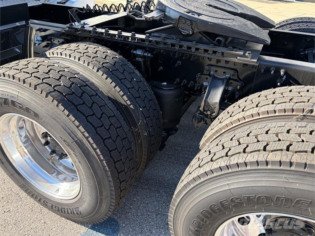 Volvo VNR64T300 Naudoti vilkikai