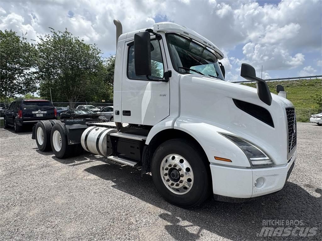 Volvo VNR64T300 Naudoti vilkikai