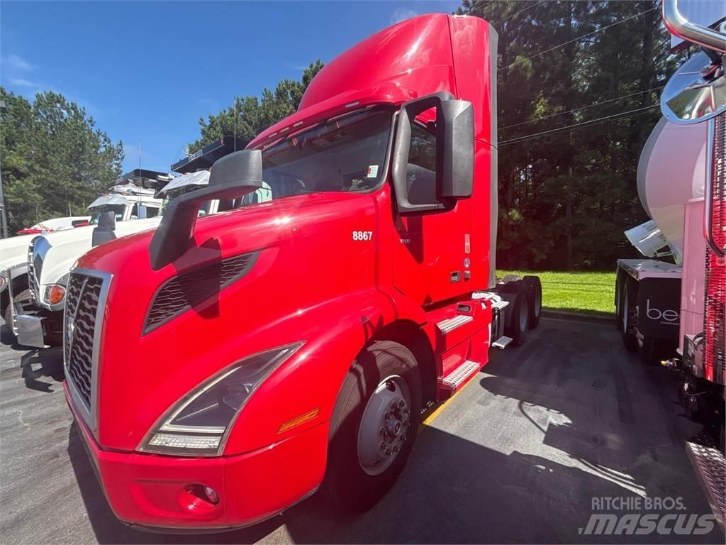 Volvo VNR64T300 Naudoti vilkikai