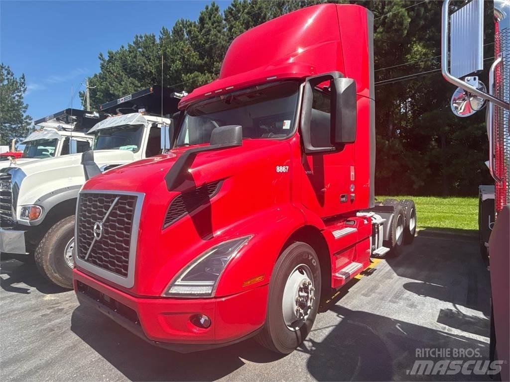 Volvo VNR64T300 Naudoti vilkikai
