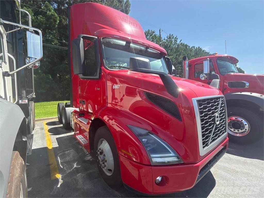Volvo VNR64T300 Naudoti vilkikai