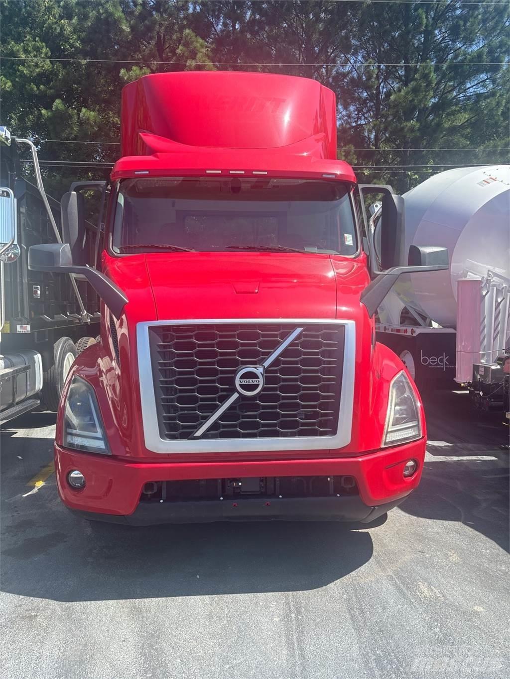 Volvo VNR64T300 Naudoti vilkikai