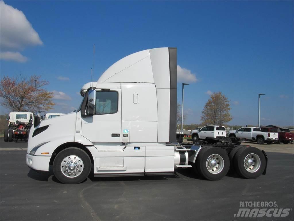 Volvo VNR64T400 Naudoti vilkikai