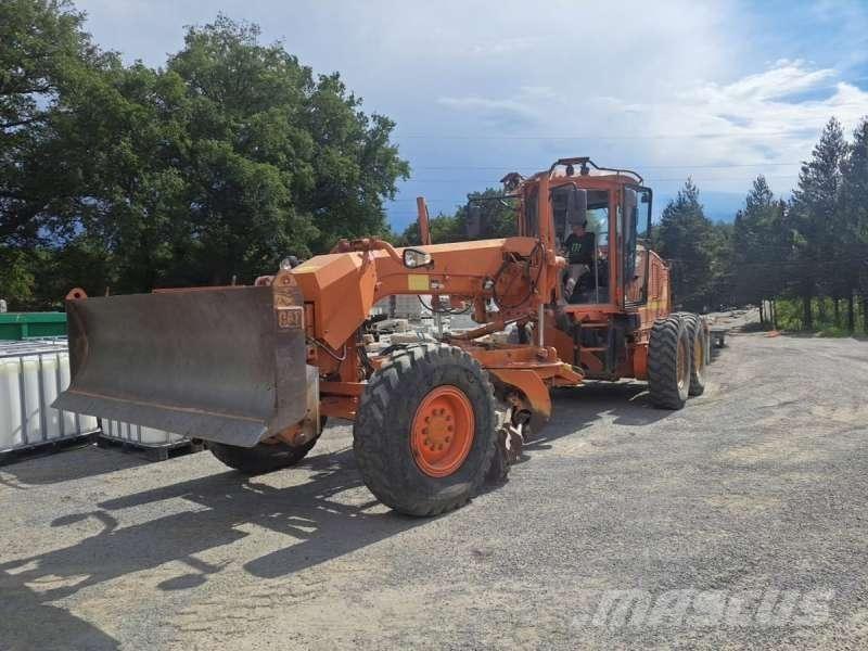 CAT 12M Greideriai
