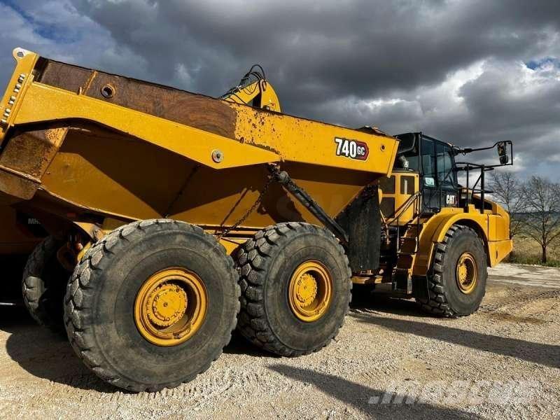 CAT 740GC Karjeriniai savivarčiai