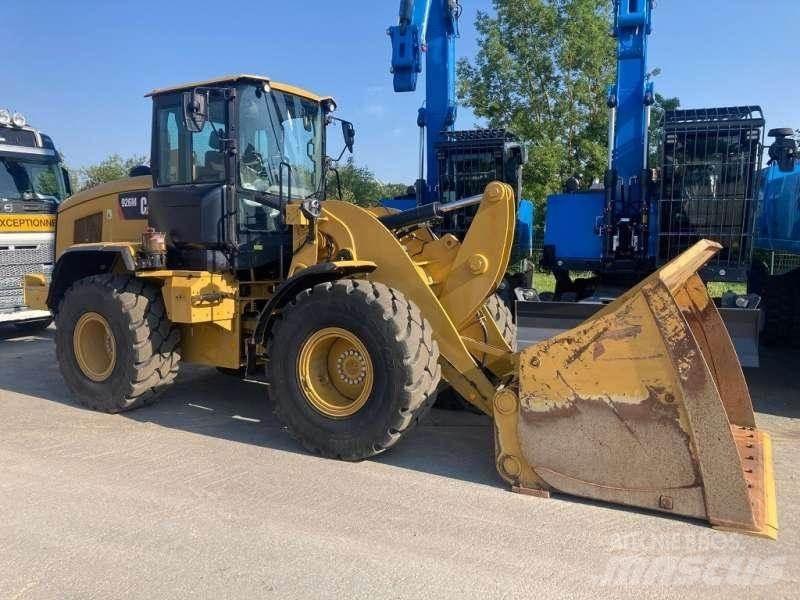 CAT 926M Naudoti ratiniai krautuvai