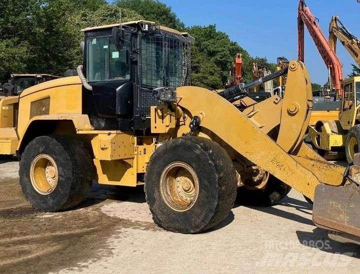CAT 938M Naudoti ratiniai krautuvai