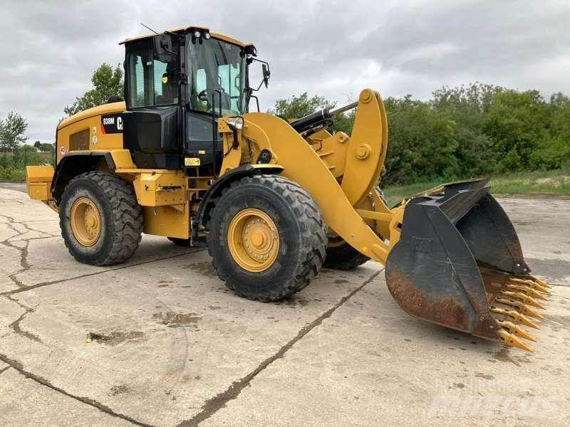 CAT 938M Naudoti ratiniai krautuvai