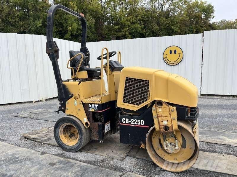 CAT CB225D Gruntiniai volai