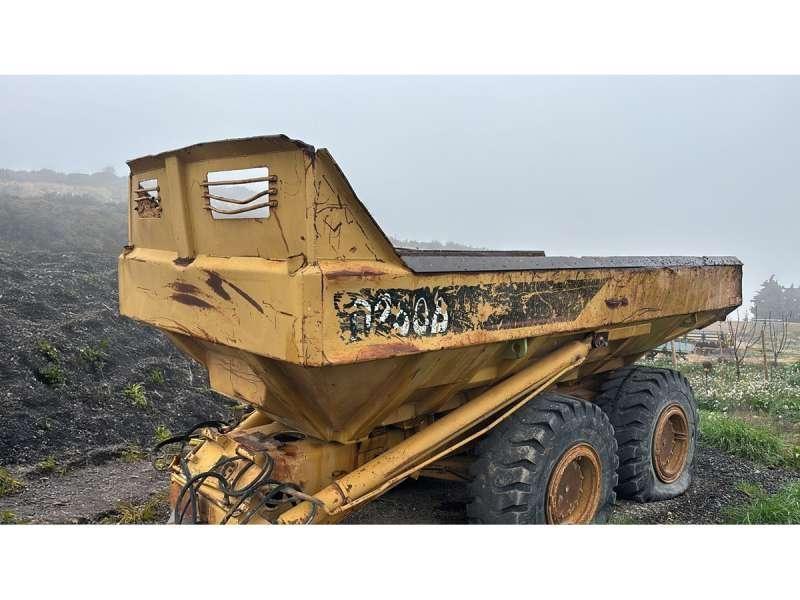 CAT D250B Savivartės priekabos