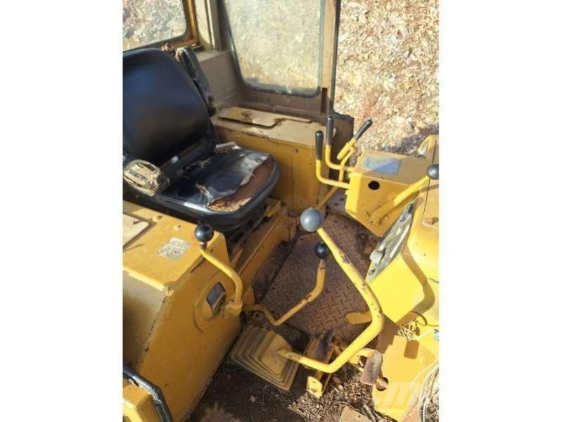 CAT D6D Vikšriniai buldozeriai