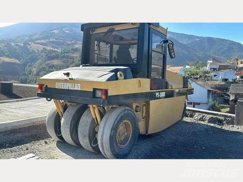 CAT PS300B Gruntiniai volai