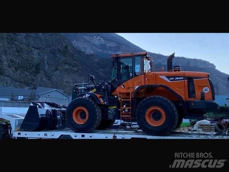 Doosan DL300 Naudoti ratiniai krautuvai